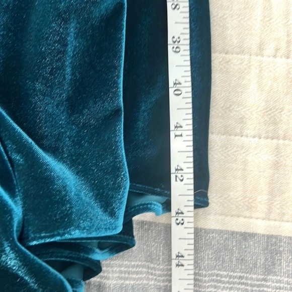 ELIZA J, Sexy BodyCon Women's Asymmetrical-Hem Stretch-Velvet Dress, EUC, Size 4 - Picture 13 of 15